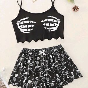 Black Skeleton Print‎ Crop Top and Shorts Pajama Set